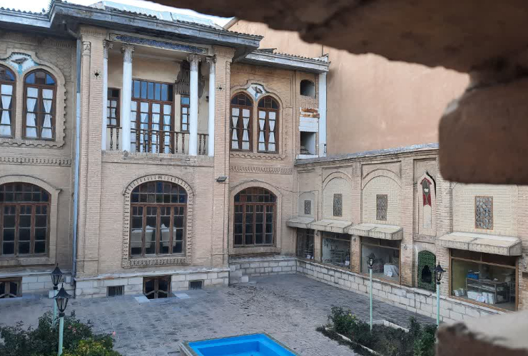 ۱۲۲۸ هکتار وسعت کرمانشاه به بافت فرسوده تعلق دارد/  بافت‌های فرسوده کرمانشاه برای نوسازی بسته‌های تشویقی دریافت می‌کنند.