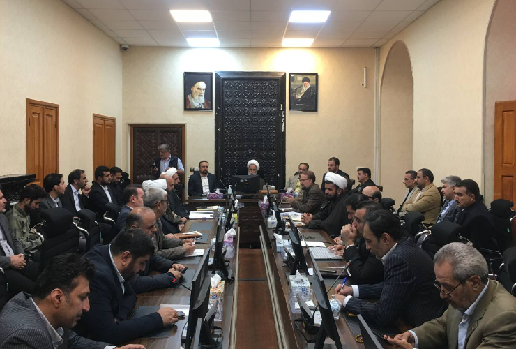 نماینده ولی فقیه در استان کرمانشاه:      *توجه به عالم معنا از ضروریات زندگی در این جهان است* 