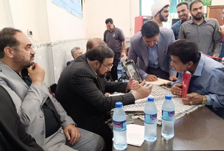 کاروان خدمت مدیریت شهری در مناطق محروم ؛  حضور مدیران شهرداری در شهرک کرناچی