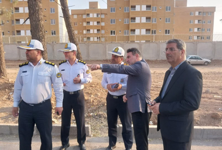 نادر نوروزی شهردار کرمانشاه از تلاش مستمر معاونت حمل و نقل و ترافیک شهرداری و پلیس راهور برای افزایش سطح ایمنی بزرگراه ها و خیابان های  کرمانشاه خبر داد 