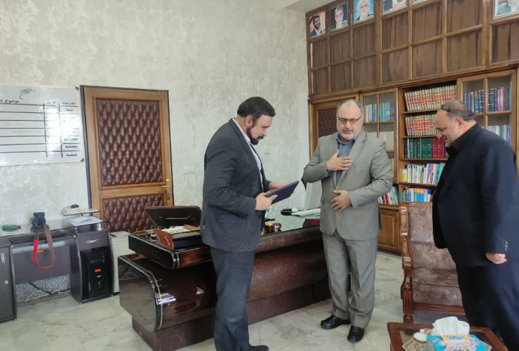 تقدیر رئیس کل دادگستری استان کرمانشاه از شهردار و جمعی از مدیران شهرداری.